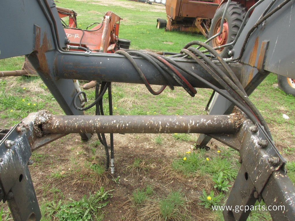 LOADER W/ BALE SPEAR